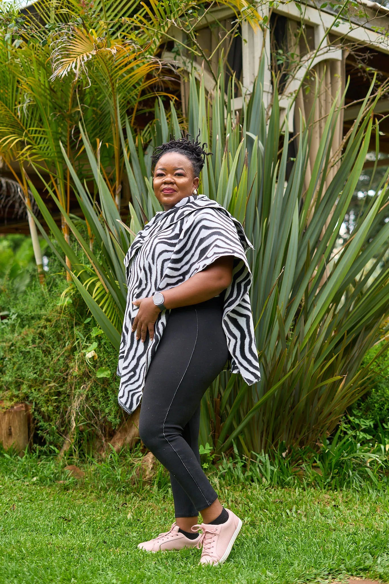 Reversible Terry Poncho - Short Black & White