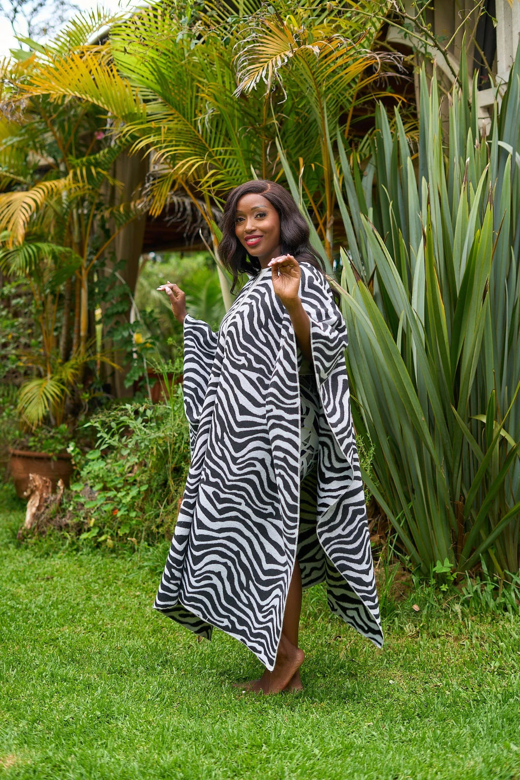 Reversible Terry Poncho - Long Black & White